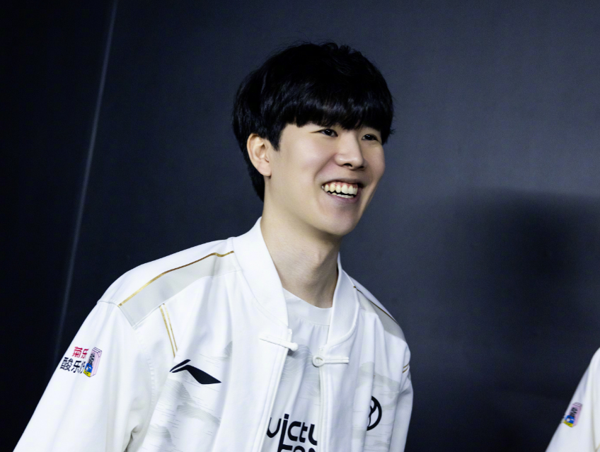 纵深与背身 纵深与背身